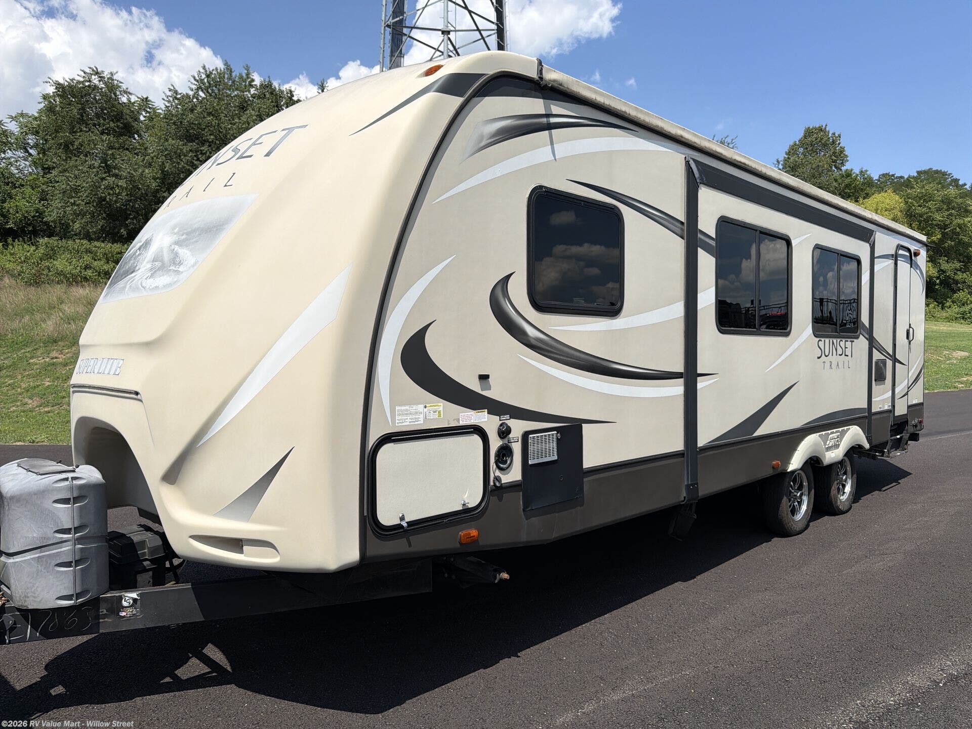 Used 2016 CrossRoads Sunset Trail 27BH available in Willow Street, Pennsylvania