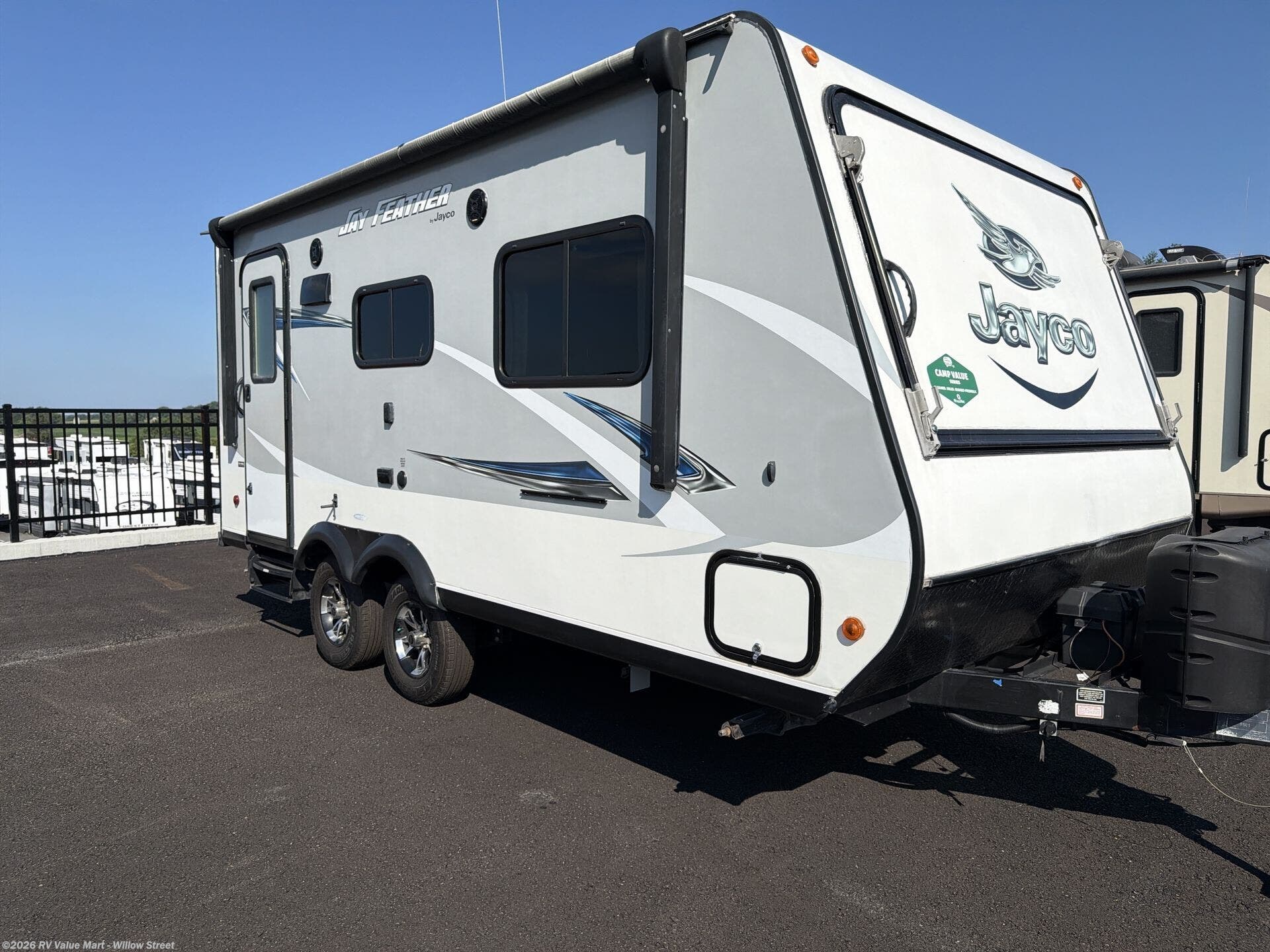 2017 Jayco Jay Feather X19H - Used Travel Trailer For Sale by RV Value Mart - Willow Street in Willow Street, Pennsylvania