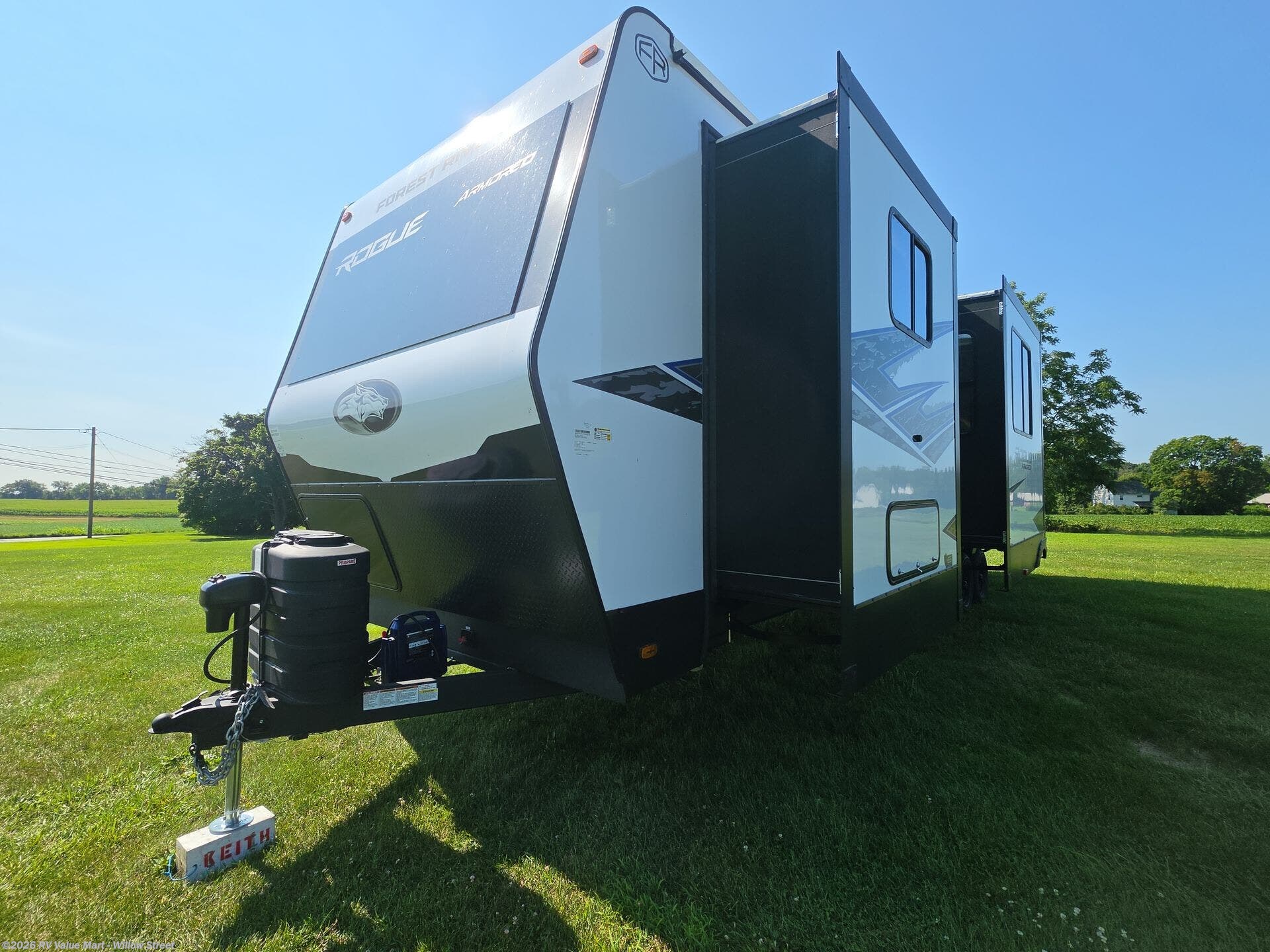 2027 Forest River Vengeance Rogue Armored 32L132 - New Travel Trailer For Sale by RV Value Mart - Willow Street in Willow Street, Pennsylvania