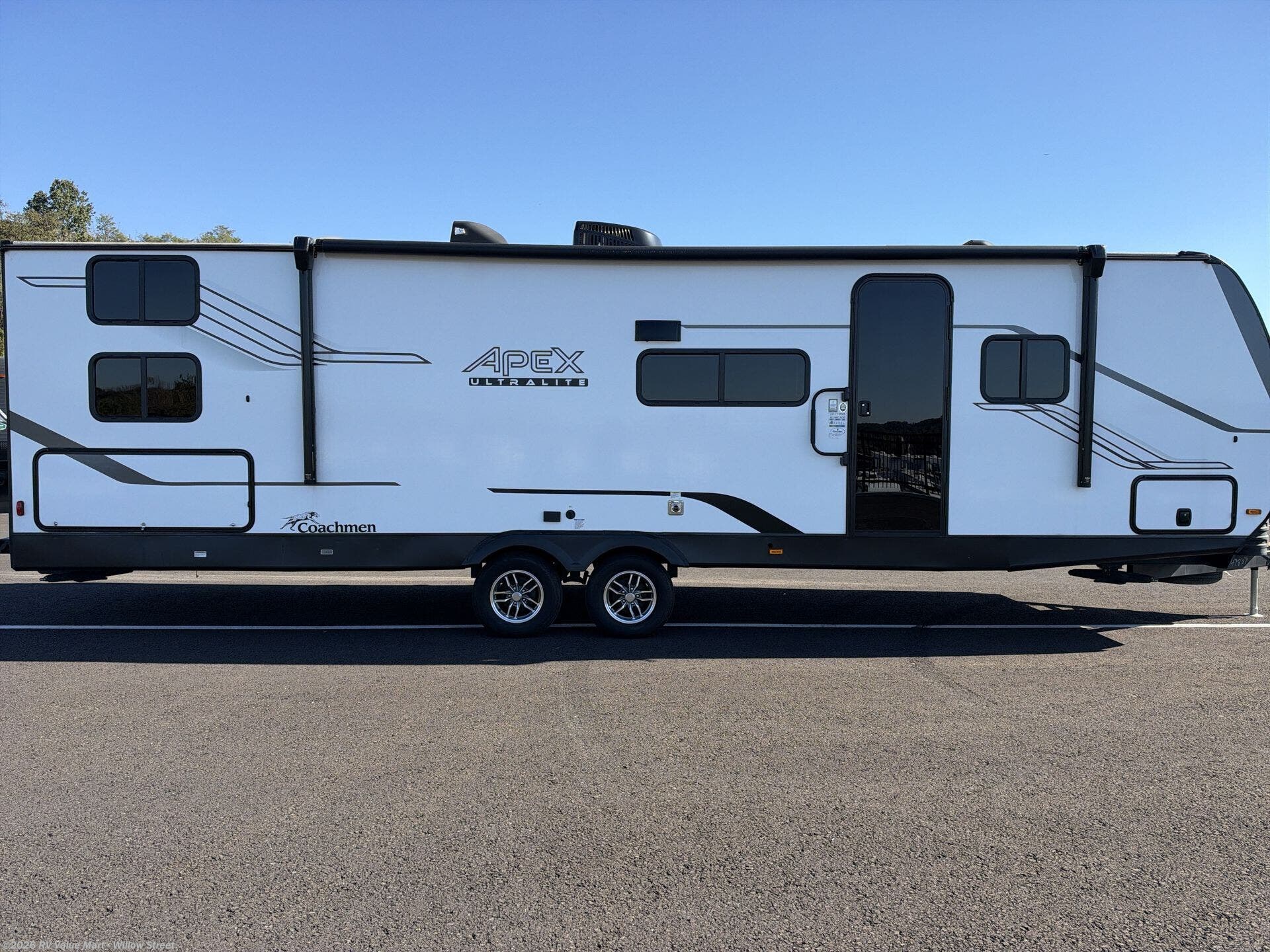 Used 2025 Coachmen Apex Ultra-Lite 291TBSS available in Willow Street, Pennsylvania