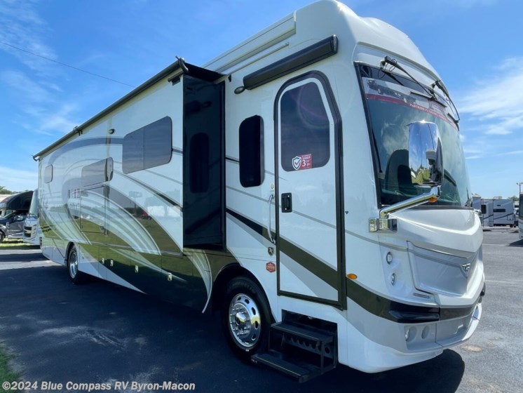 New 2025 Fleetwood Discovery LXE 40M available in Byron, Georgia