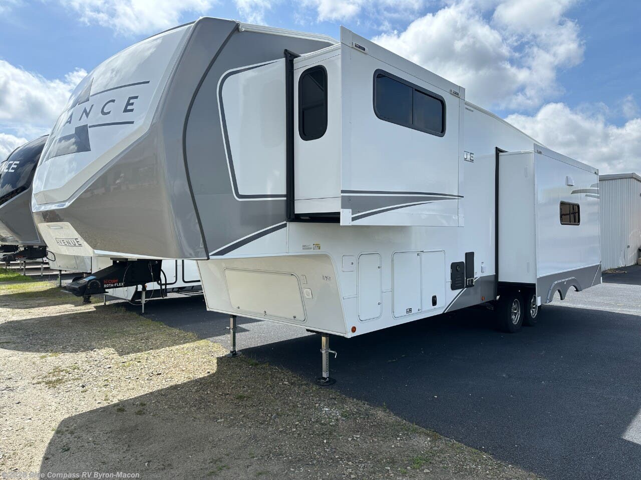 New 2026 Alliance RV Avenue 32RLS available in Byron, Georgia