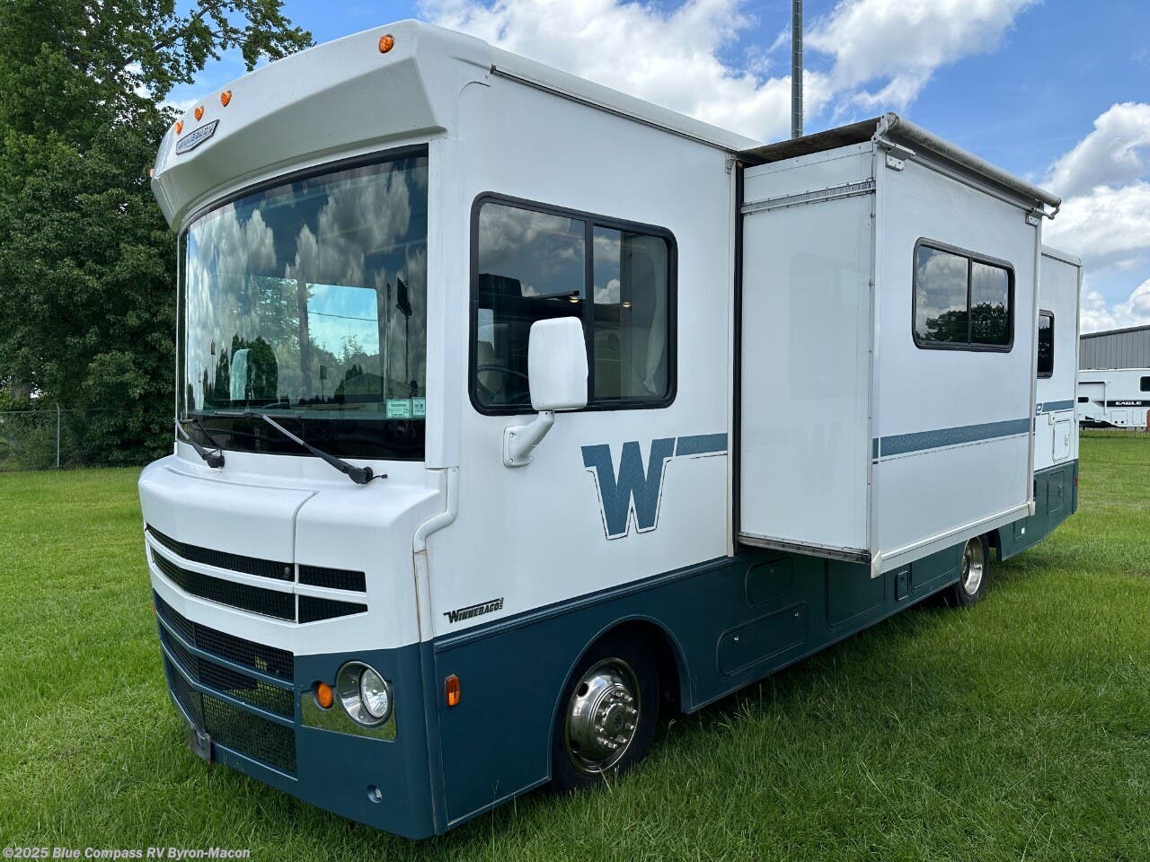 Used 2016 Winnebago Brave 27B available in Byron, Georgia