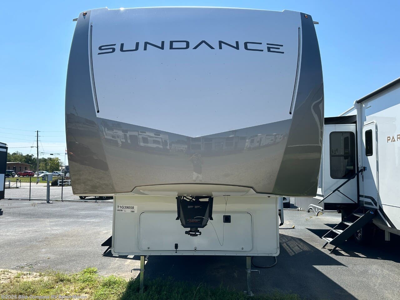 2026 Heartland Sundance XLT 28DB - New Fifth Wheel For Sale by Blue Compass RV Byron-Macon in Byron, Georgia