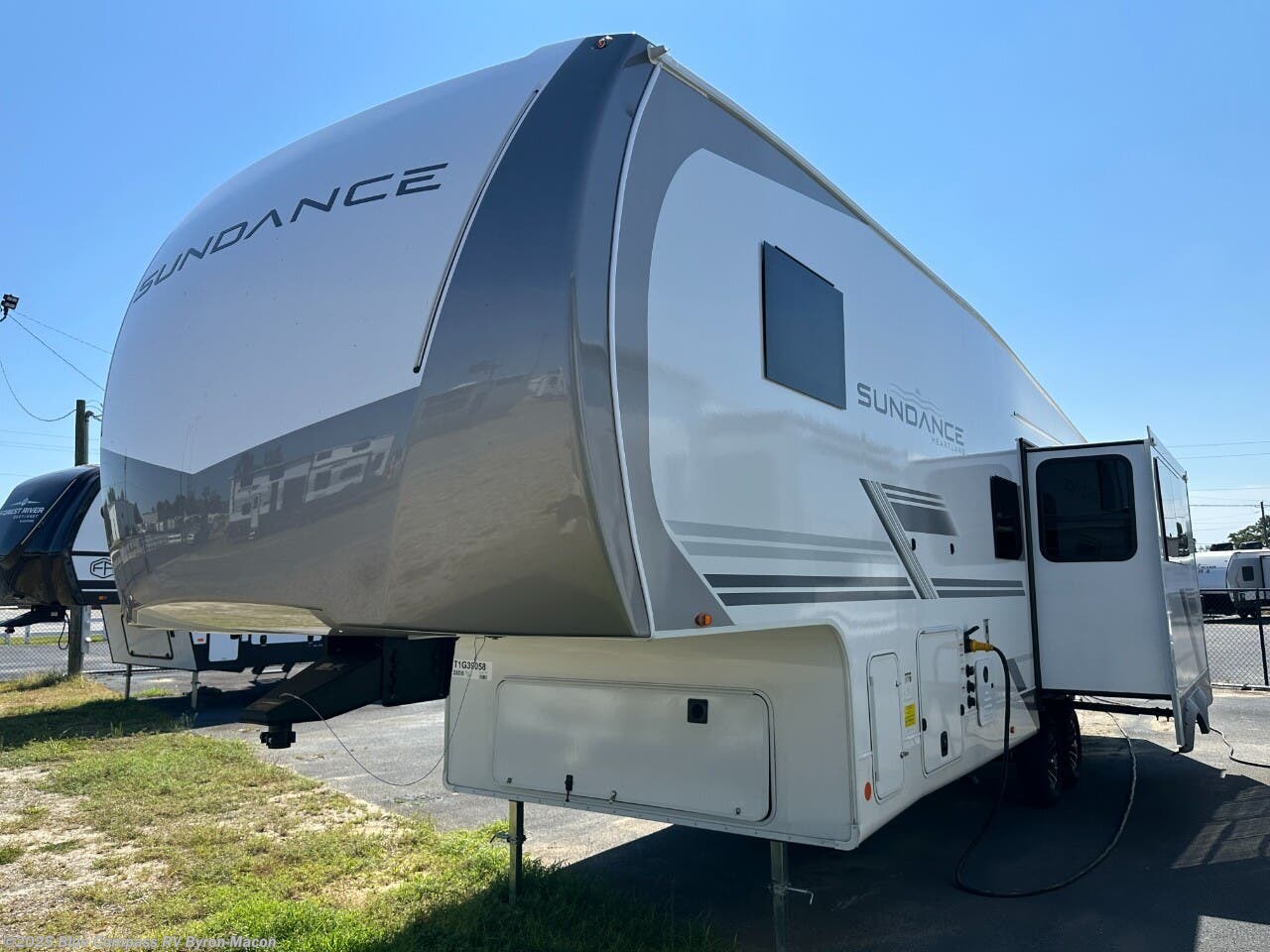 2026 Sundance XLT 28DB by Heartland from Blue Compass RV Byron-Macon in Byron, Georgia