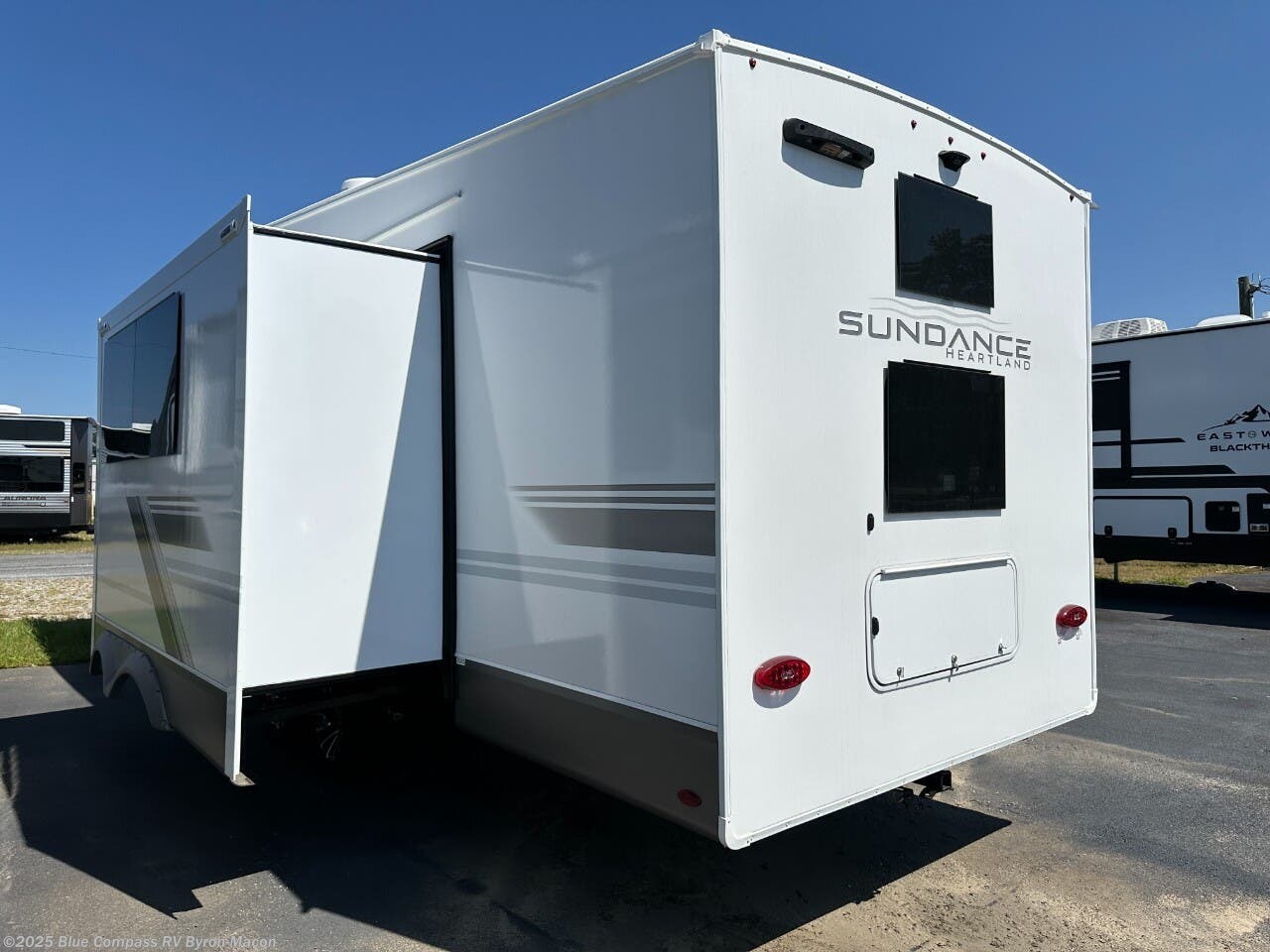 New 2026 Heartland Sundance XLT 28DB available in Byron, Georgia