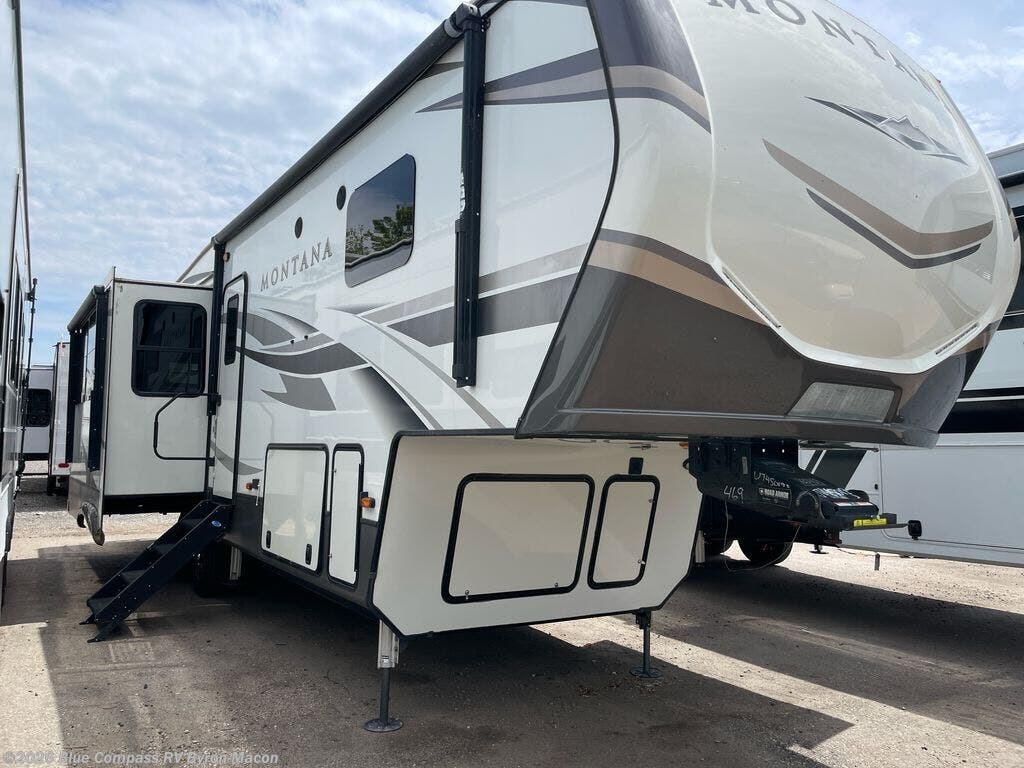 Used 2020 Keystone Montana 312rl available in Byron, Georgia