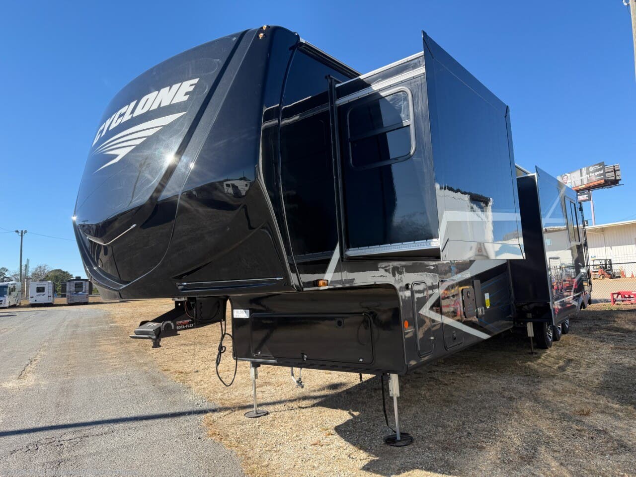 New 2026 Heartland Cyclone 3914 available in Byron, Georgia