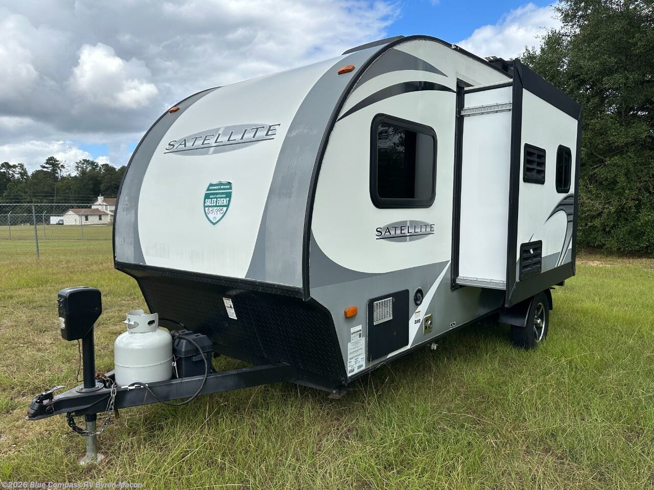 Used 2018 Starcraft Satellite 17RB available in Byron, Georgia