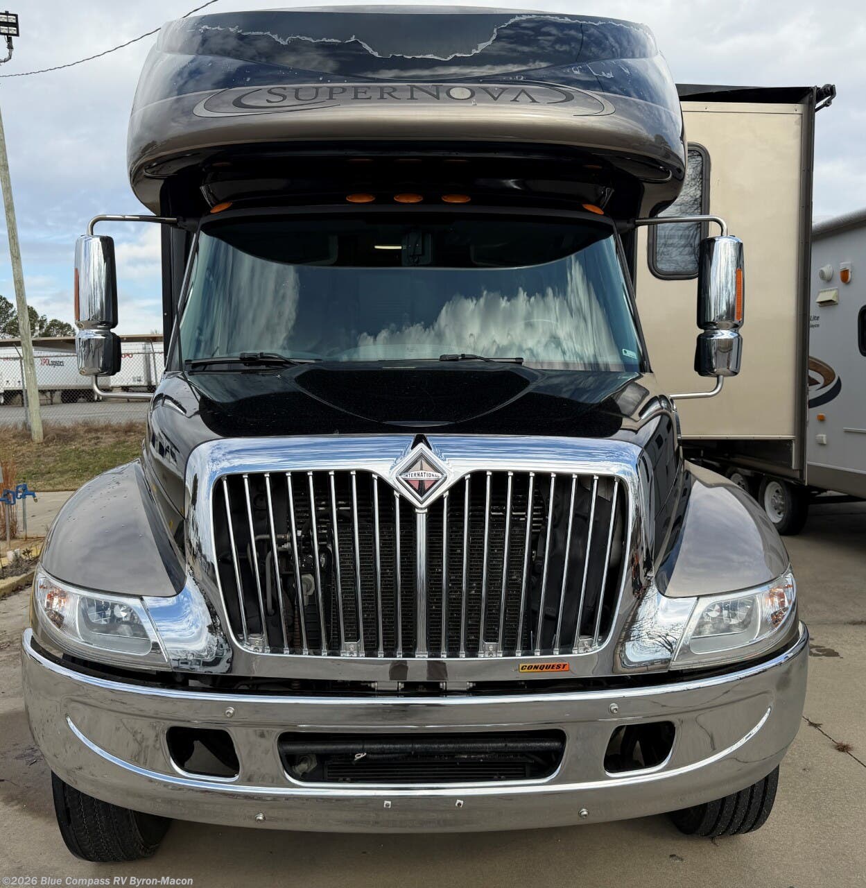 2008 SuperNova Super Nova 6331 by Gulf Stream from Blue Compass RV Byron-Macon in Byron, Georgia