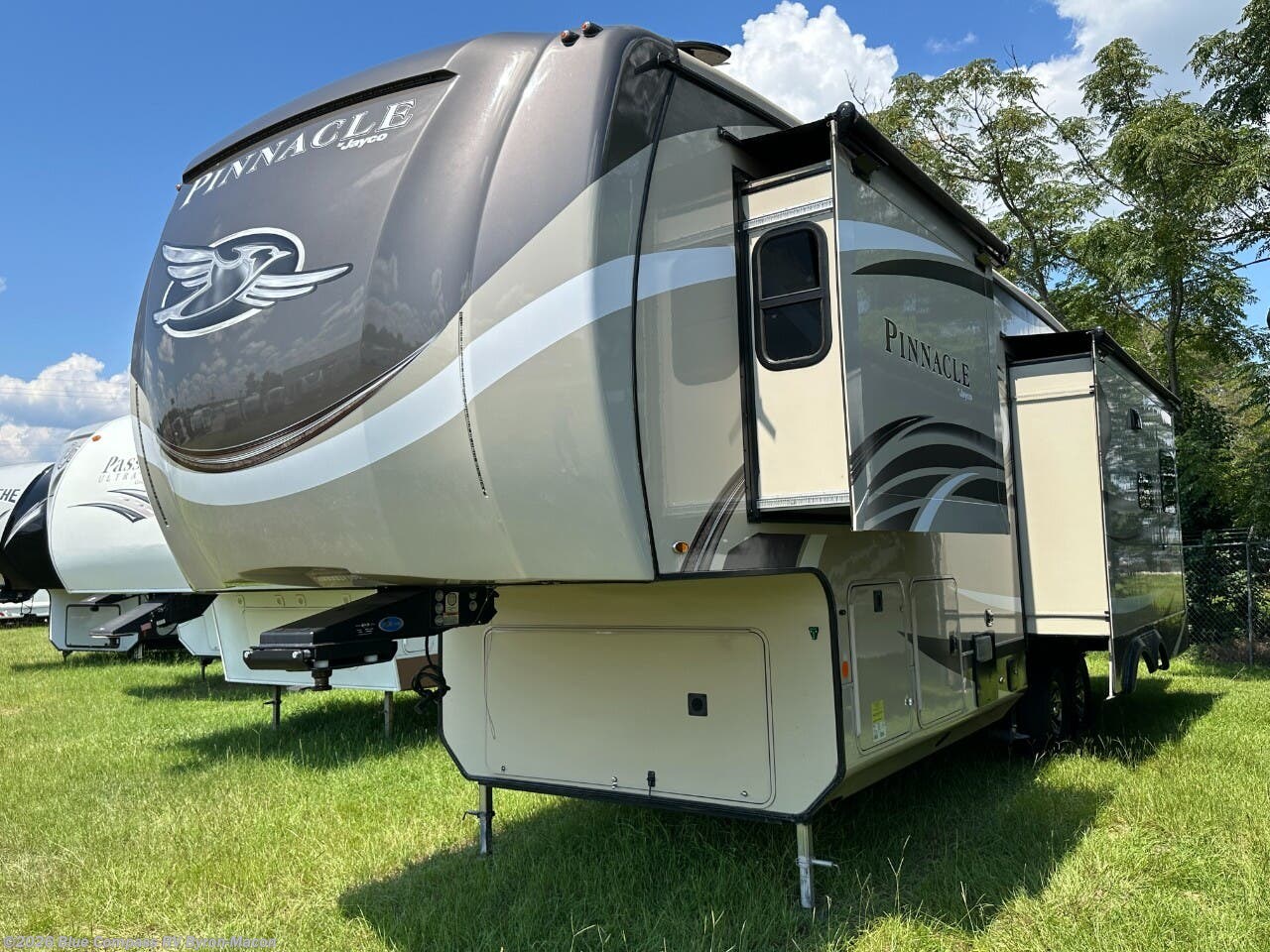 Used 2020 Jayco Pinnacle 32RLTS available in Byron, Georgia