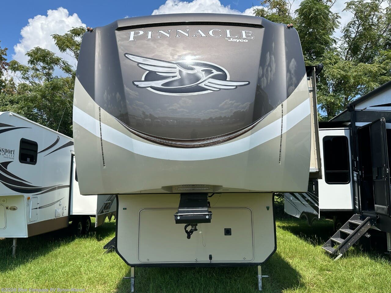 2020 Pinnacle 32RLTS by Jayco from Blue Compass RV Byron-Macon in Byron, Georgia