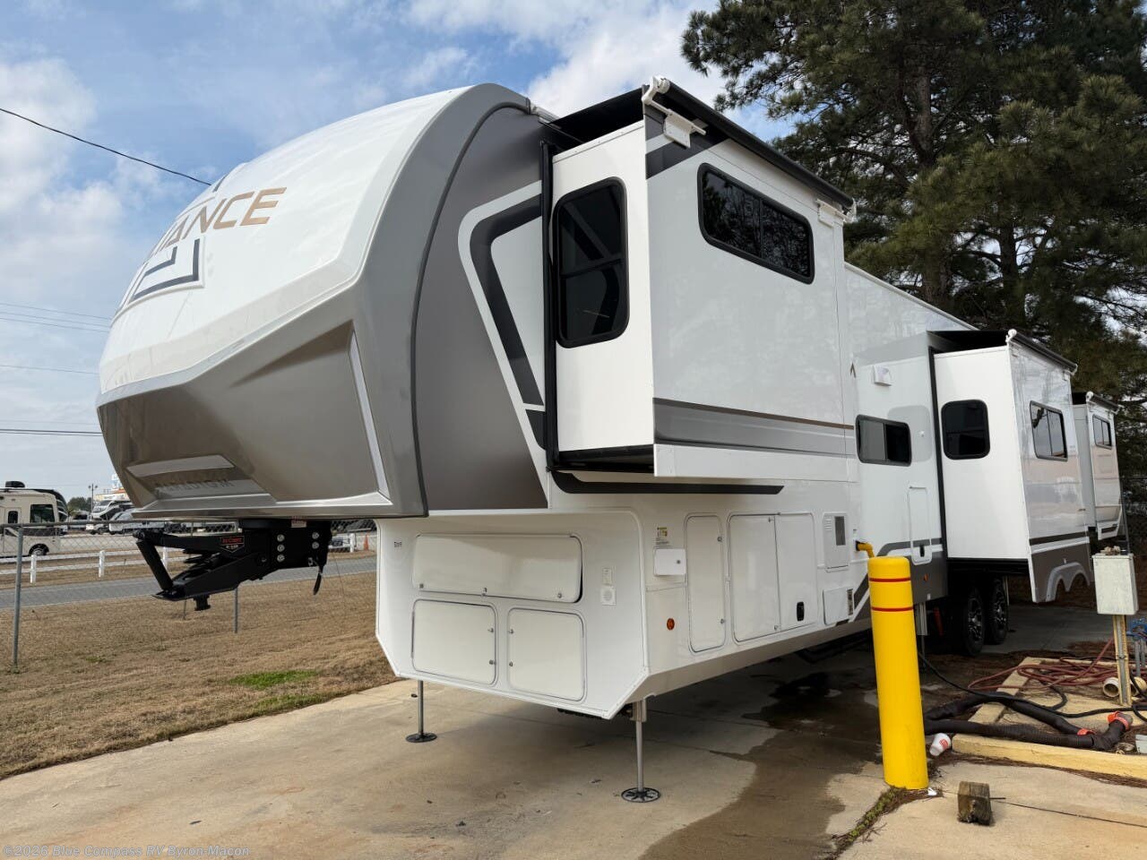 New 2026 Alliance RV Paradigm 395DS available in Byron, Georgia