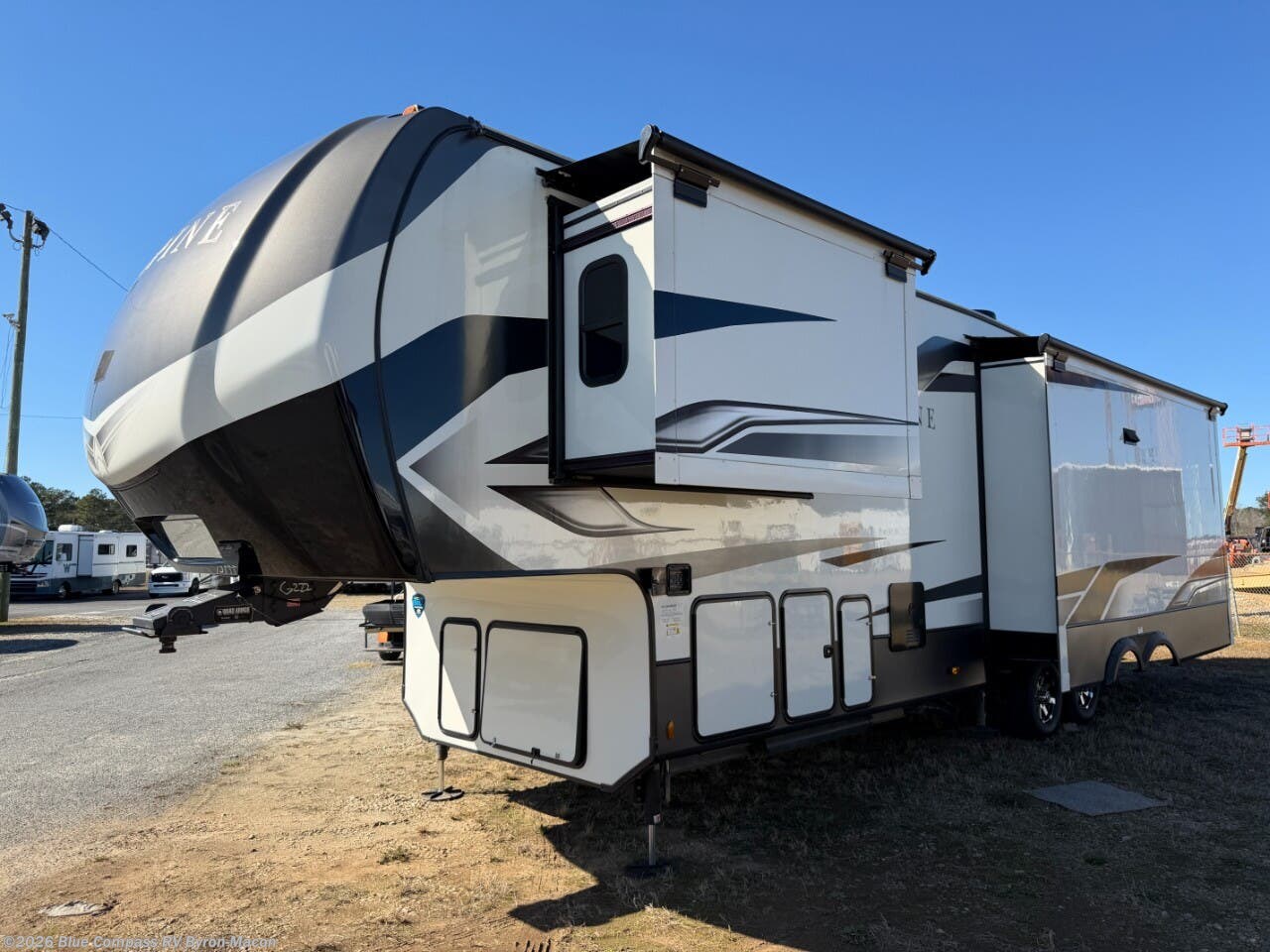 Used 2022 Keystone Alpine 3220RL available in Byron, Georgia