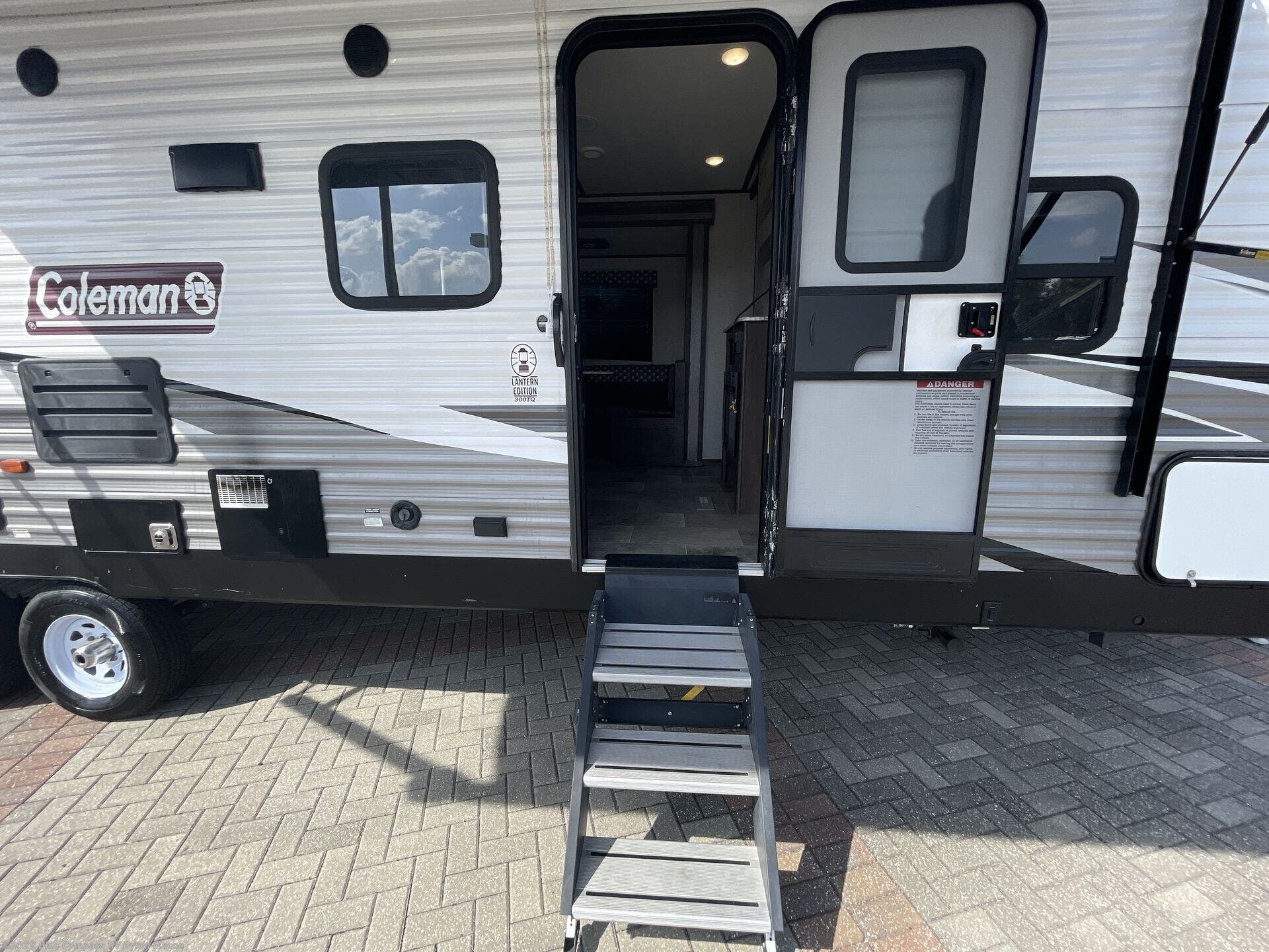 2020 Lantern Series 300TQ by Coleman from Blue Compass RV Byron-Macon in Byron, Georgia