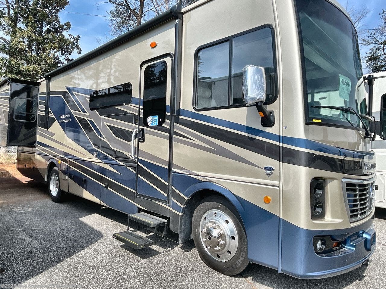 New 2026 Holiday Rambler Vacationer 33C available in Byron, Georgia