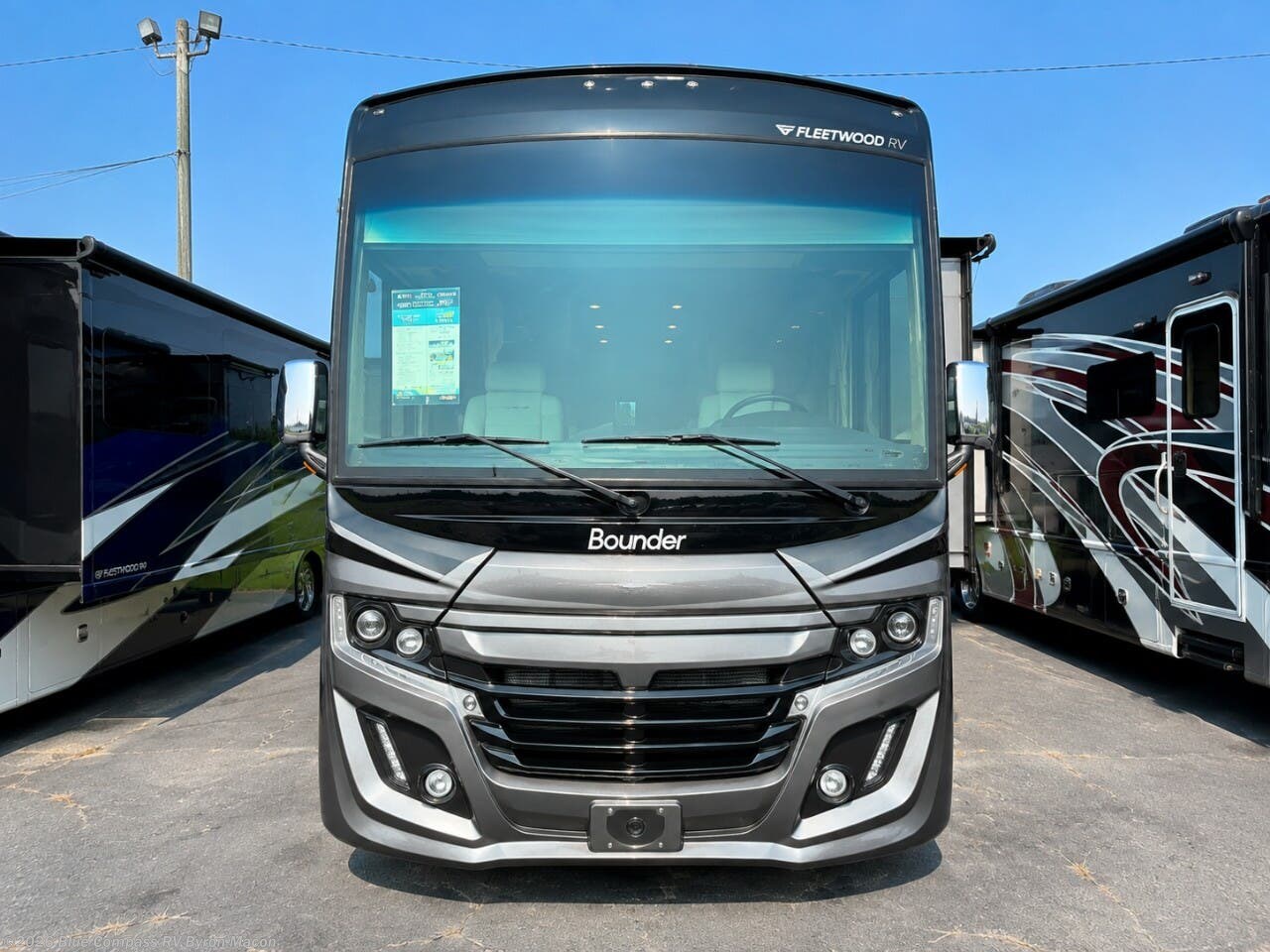 2026 Fleetwood Bounder 35K - New Class A For Sale by Blue Compass RV Byron-Macon in Byron, Georgia features Slideout