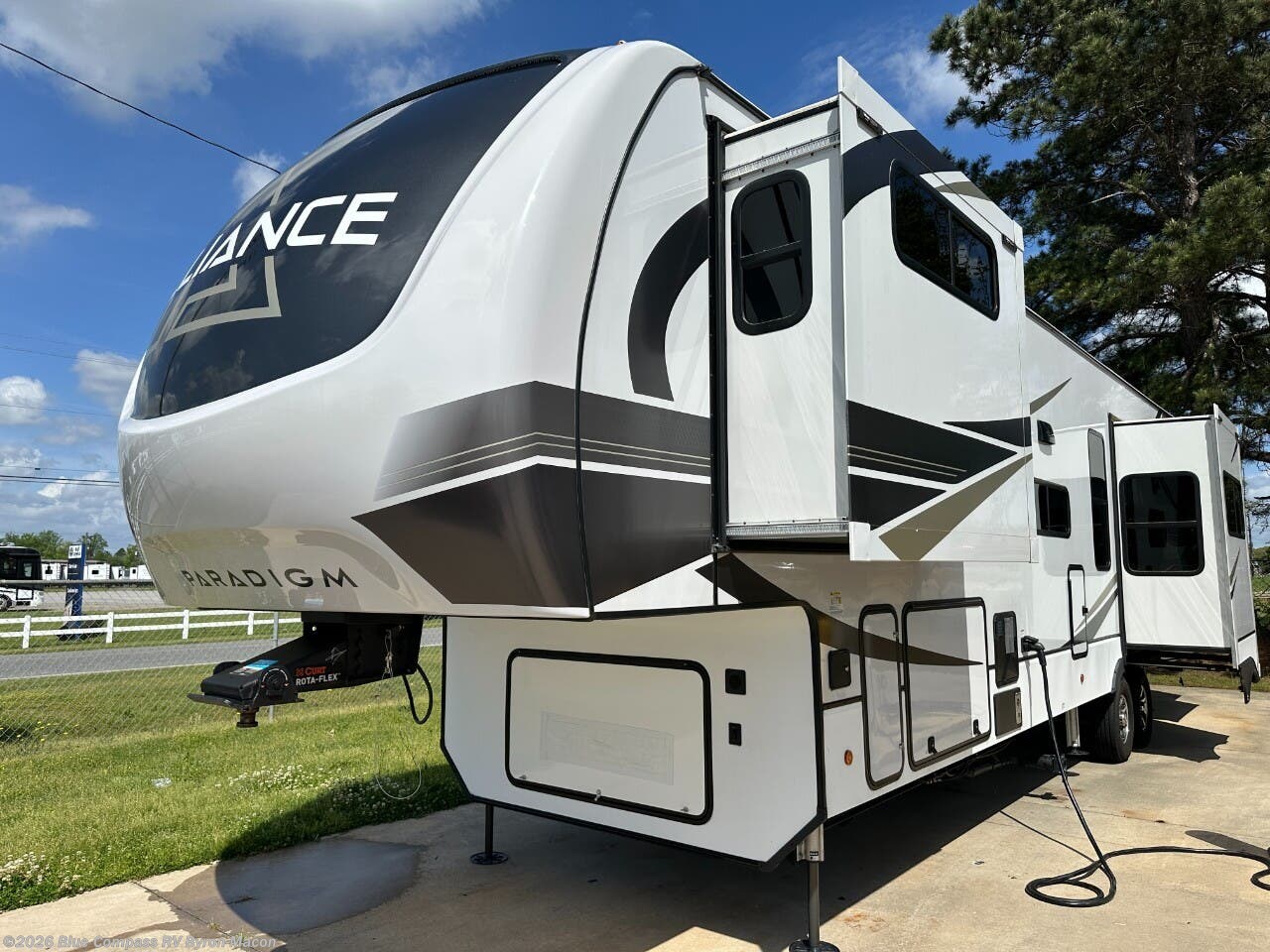 2023 Paradigm 395DS by Alliance RV from Blue Compass RV Byron-Macon in Byron, Georgia