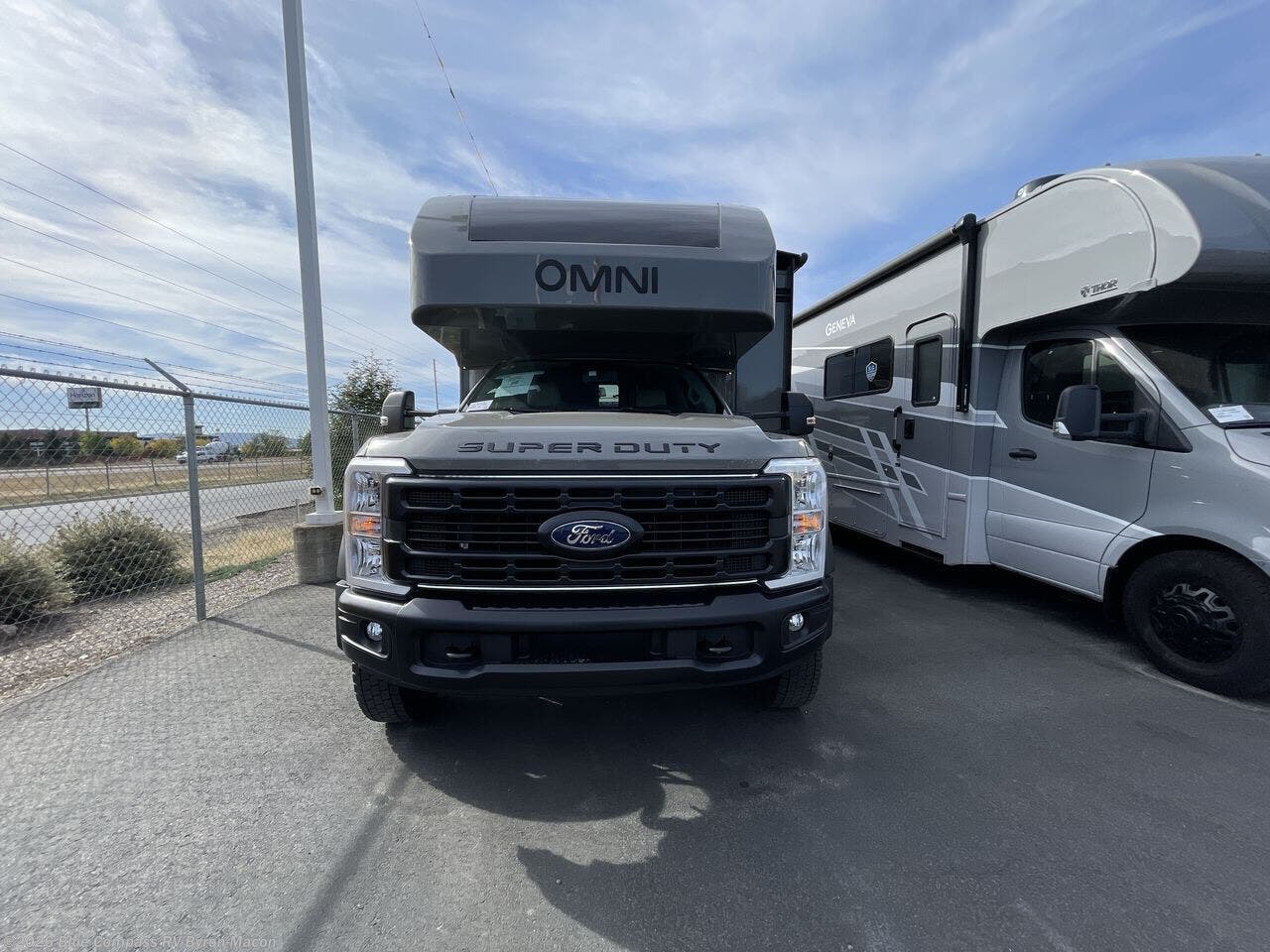 New 2027 Thor Motor Coach Omni Trail X32 available in Byron, Georgia
