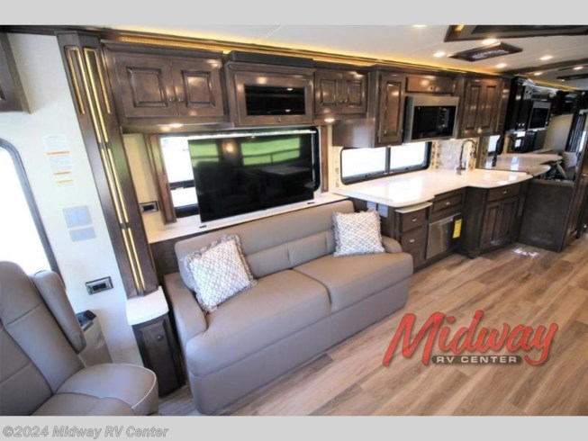 2022 Dutch Star 4369 by Newmar from Midway RV Center in Grand Rapids, Michigan