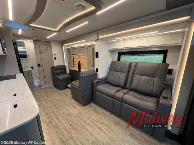 New 2027 Newmar Freedom Aire 2515 available in Grand Rapids, Michigan