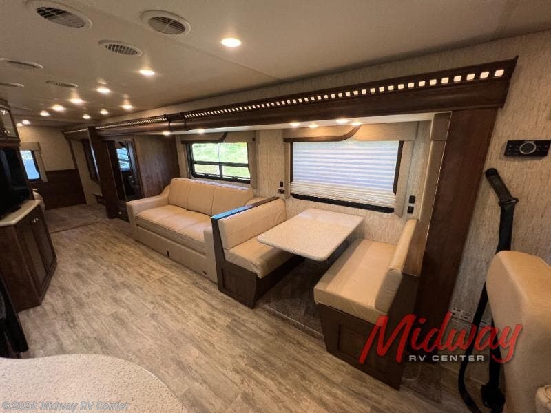 2018 Bay Star Sport 3307 by Newmar from Midway RV Center in Grand Rapids, Michigan