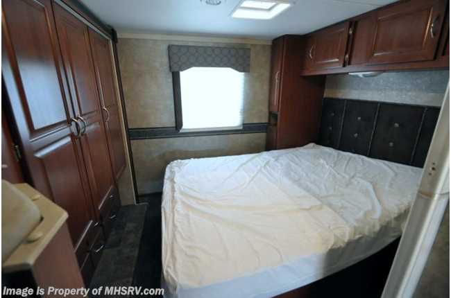 2015 Winnebago Minnie Winnie 31H Bunk House W/ 2 Slides