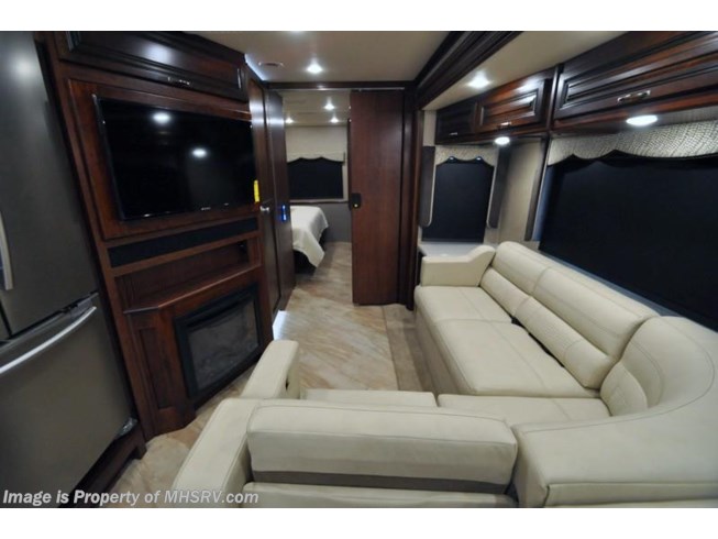 2017 Holiday Rambler Vacationer 33C Class A RV for Sale at MHSRV.com W/LX Package - New Class A For Sale by Motor Home Specialist in Alvarado, Texas