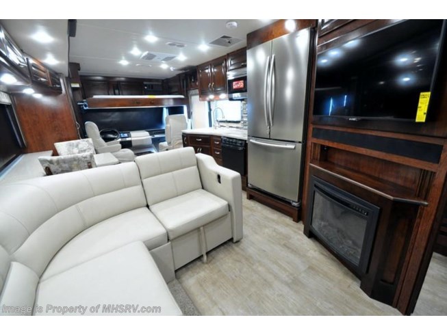 2018 Fleetwood Bounder 35K Bath & 1/2 for Sale LX Pkg, King, Credenza - New Class A For Sale by Motor Home Specialist in Alvarado, Texas