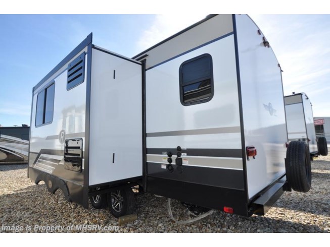 2019 Radiance Ultra-Lite 22RB RV for Sale at MHSRV W/ 15K A/C by Cruiser RV from Motor Home Specialist in Alvarado, Texas