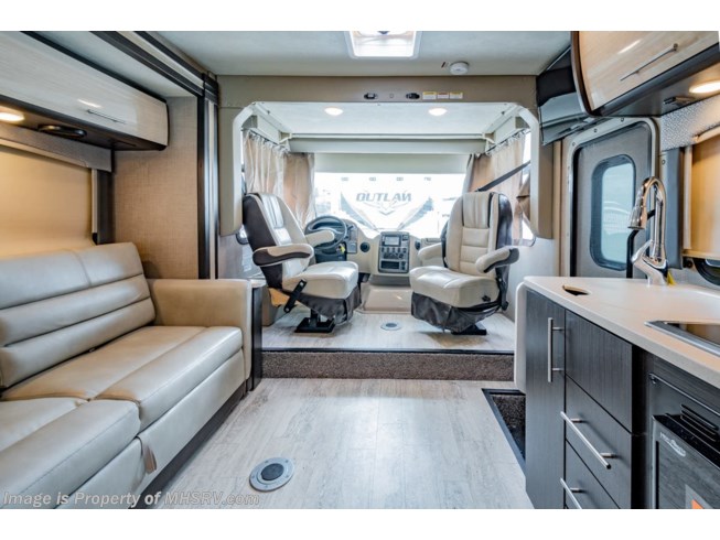 2019 Thor Motor Coach Vegas 24.1 - New Class A For Sale by Motor Home Specialist in Alvarado, Texas
