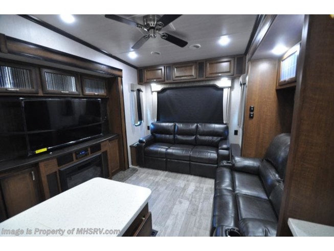 2019 Heartland ElkRidge 39MBHS Bunk House RV W/2 A/Cs, Jacks, Ext Grill - New Fifth Wheel For Sale by Motor Home Specialist in Alvarado, Texas