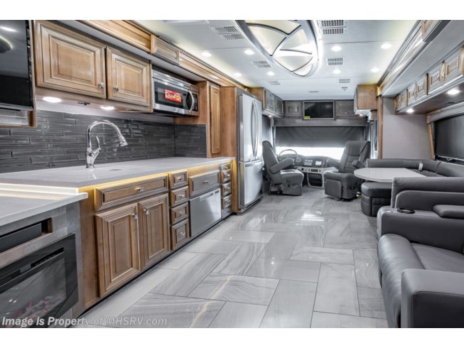 2019 Fleetwood Discovery LXE 40G Bunk Model RV W/ Theater Seats & Tech Pkg - New Diesel Pusher For Sale by Motor Home Specialist in Alvarado, Texas