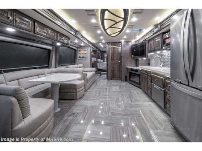 2019 Fleetwood Discovery LXE 40G Bunk Model RV W/ King, Aqua Hot - New Diesel Pusher For Sale by Motor Home Specialist in Alvarado, Texas