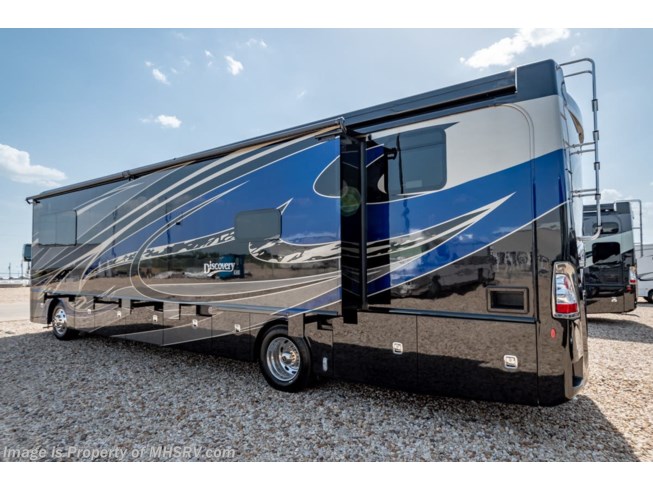 2019 Discovery LXE 40D Bath & 1/2 RV for Sale W/ Tech Pkg, Aqua Hot by Fleetwood from Motor Home Specialist in Alvarado, Texas
