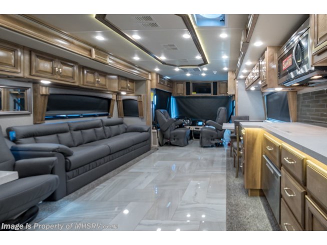 38 Rv 2019 Fleetwood Discovery 38F #MFW051854514 - For Sale in Alvarado, TX