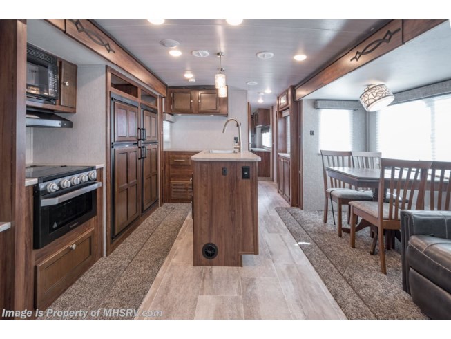 2019 Heartland Wilderness 3375KL RV for Sale W/ Theater Seats, 2 A/C - New Travel Trailer For Sale by Motor Home Specialist in Alvarado, Texas