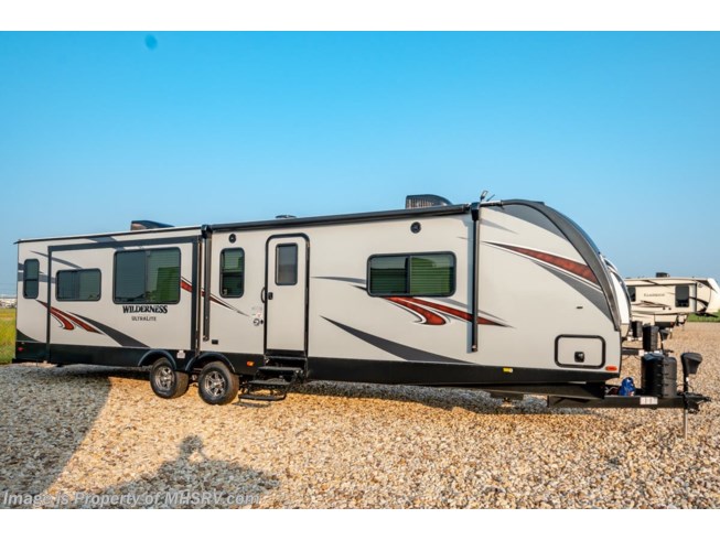 New 2019 Heartland Wilderness 3375KL RV for Sale W/ Theater Seats &  2 A/Cs available in Alvarado, Texas