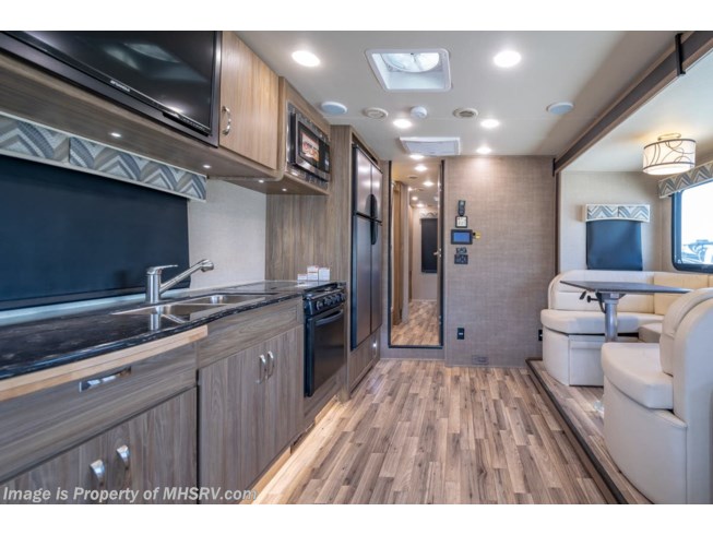 2018 Dynamax Corp Isata 4 Series 31DSF Class C RV for Sale W/ OH Loft, Ext TV - Used Class C For Sale by Motor Home Specialist in Alvarado, Texas