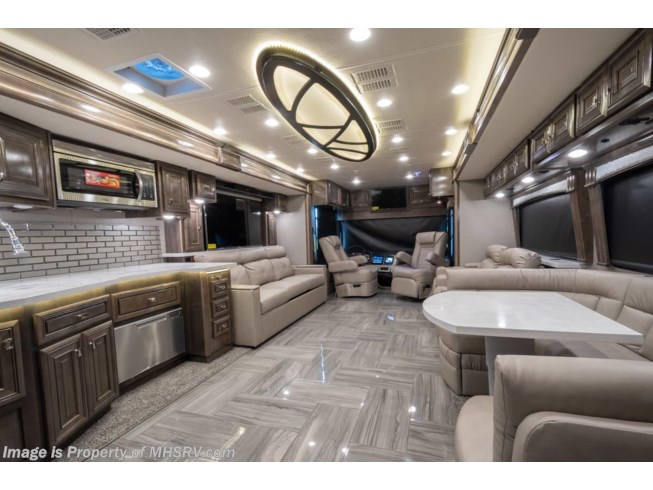 2019 Fleetwood Discovery LXE 44B Bath & 1/2 Bunk Model W/Theater Seats - New Diesel Pusher For Sale by Motor Home Specialist in Alvarado, Texas
