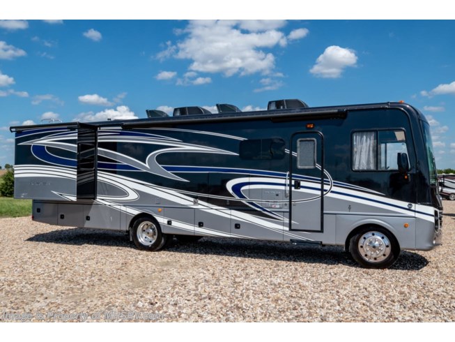 Used 2018 Holiday Rambler Vacationer XE 32A Class A RV for Sale W/ OH Loft & Ext TV available in Alvarado, Texas