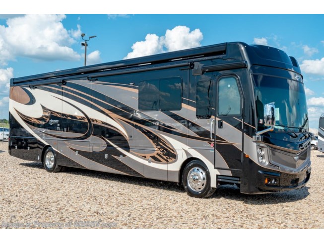 New 2019 Fleetwood Discovery LXE 40D Bath & 1/2 RV W/Sofa Bed & Tech Package available in Alvarado, Texas