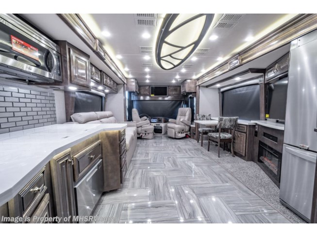 2019 Fleetwood Discovery LXE 40D Bath & 1/2 RV W/Sofa Bed & Tech Package - New Diesel Pusher For Sale by Motor Home Specialist in Alvarado, Texas