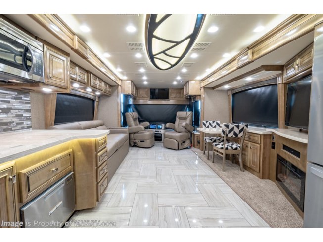 2019 Fleetwood Discovery LXE 40D - New Diesel Pusher For Sale by Motor Home Specialist in Alvarado, Texas