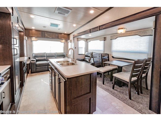 2019 ElkRidge Focus 290RS RV for Sale W/ Stabilizers, 2 A/Cs by Heartland from Motor Home Specialist in Alvarado, Texas