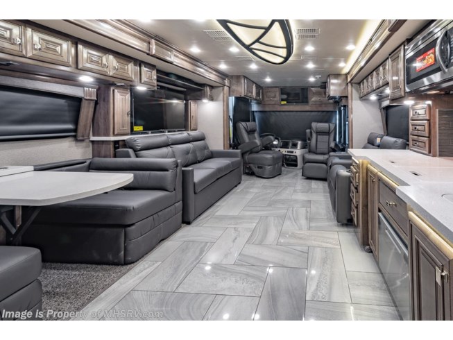 2019 Fleetwood Discovery LXE 40M Bath & 1/2 RV W/Tech Pkg & Theater Seats - New Diesel Pusher For Sale by Motor Home Specialist in Alvarado, Texas