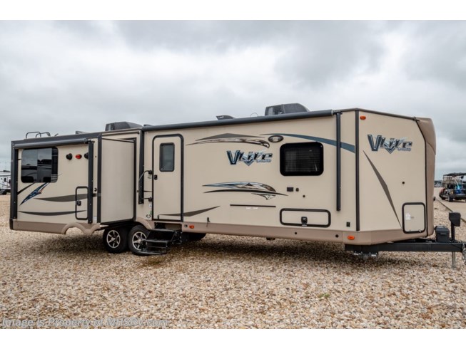 Used 2017 Forest River Flagstaff V-Lite 30WRLIKS Travel Trailer RV for Sale available in Alvarado, Texas