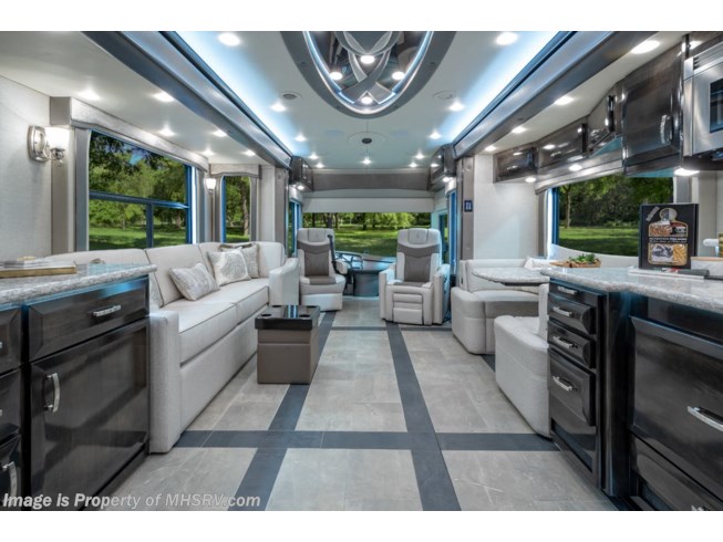 2019 Realm FS6 Luxury Villa 1 (LV1) Bath & 1/2 Model by Foretravel from Motor Home Specialist in Alvarado, Texas