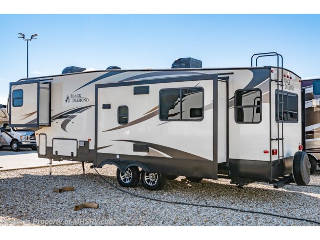 2017 Black Diamond 28SGW Fifth Wheel RV for Sale at MHSRV by Forest River from Motor Home Specialist in Alvarado, Texas