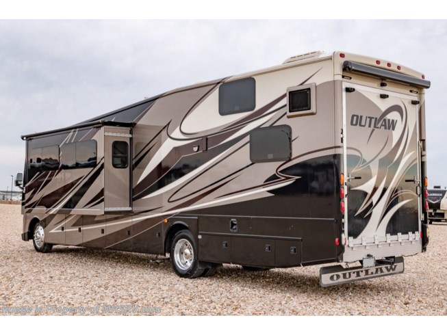 2015 Thor Motor Coach Outlaw 37LS Class A Gas Toy Hauler RV for Sale at ...